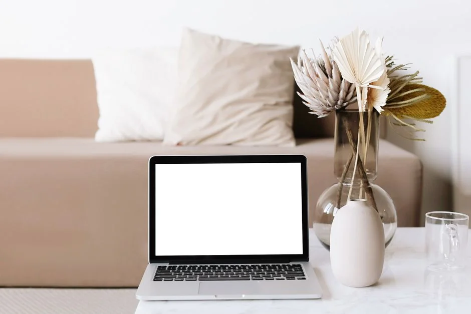 silver-imac-showing-color-gradient-x335izxxfc